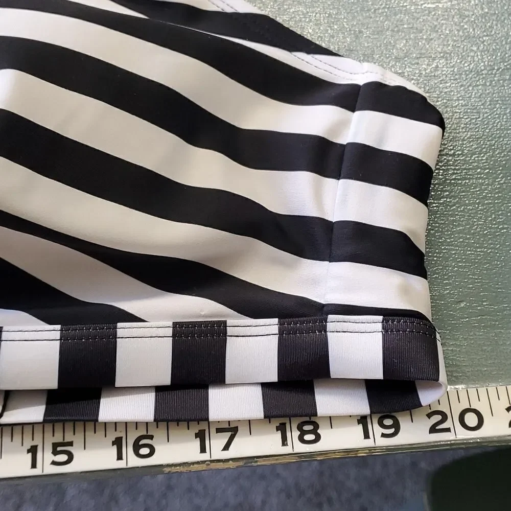 ISLAND RAYS 3X BLACK AND WHITE STRIPED TWO‎ PEICE BATHING SUIT..cruise